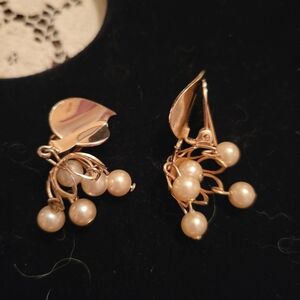 Elegant Gold and Pearl Earrings